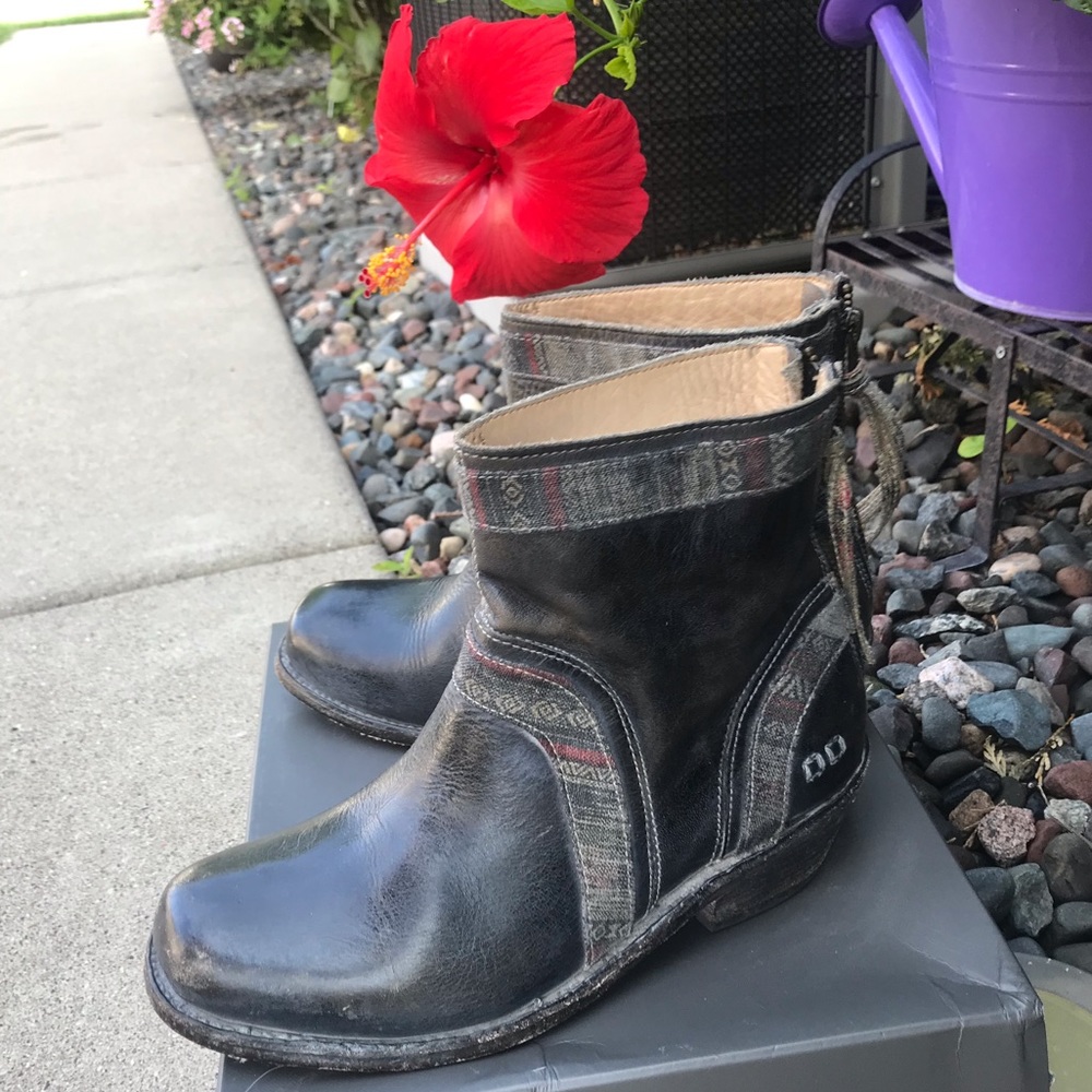 Bedstu Binary Cobbler Booties - image 2